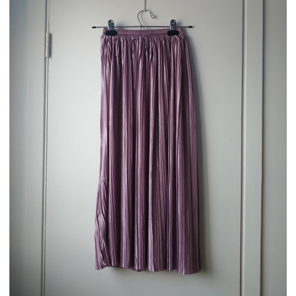 Midi pleated skirt - Picture 2 of 5